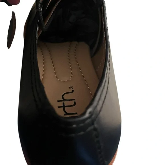 NWOT Earth Women's Eane lace-up Derby 6.5 M - Picture 8 of 9